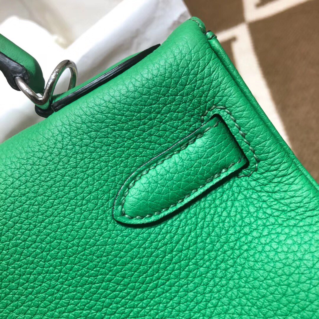 Hermes Kelly 28cm Handbag Shoulder Bag in Green Togo Leather